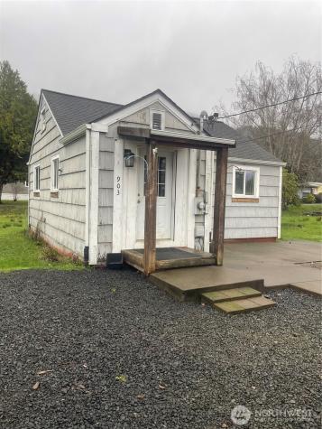 903 Howard Street Raymond WA 98577
