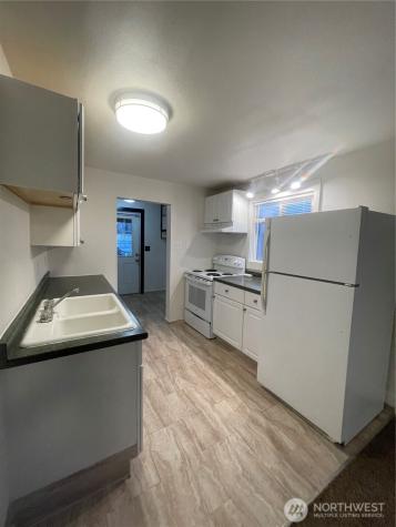 903 Howard Street Raymond WA 98577