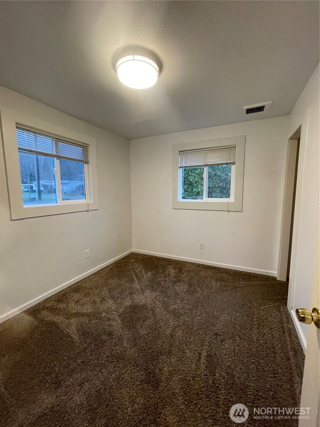 903 Howard Street Raymond WA 98577