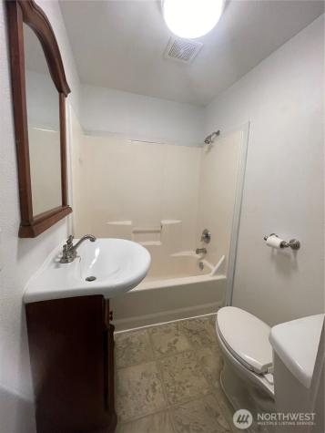 903 Howard Street Raymond WA 98577