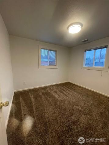 903 Howard Street Raymond WA 98577