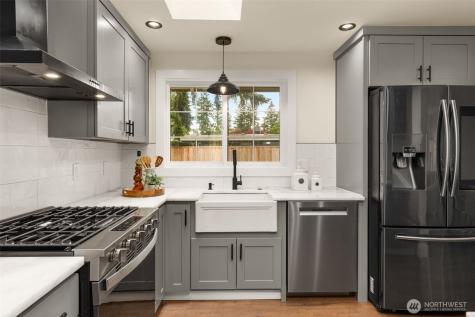 627 166th Avenue NE Bellevue WA 98008