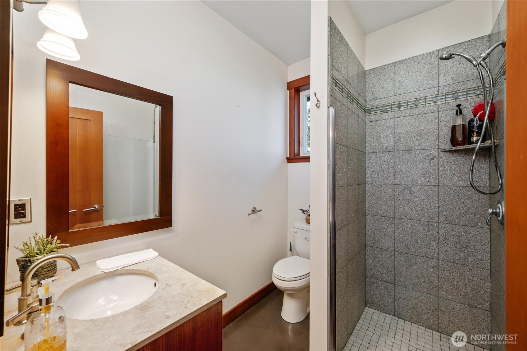 1822 Seacrest Drive Lummi Island WA 98262