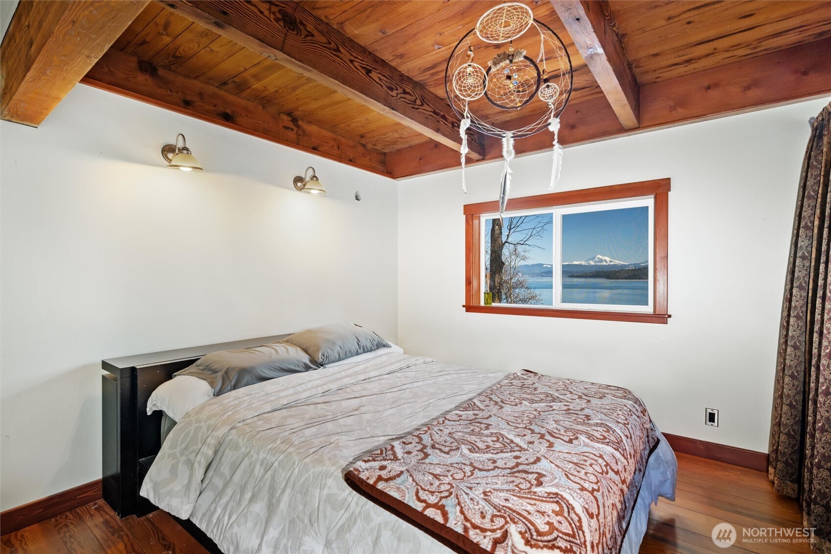 1822 Seacrest Drive Lummi Island WA 98262