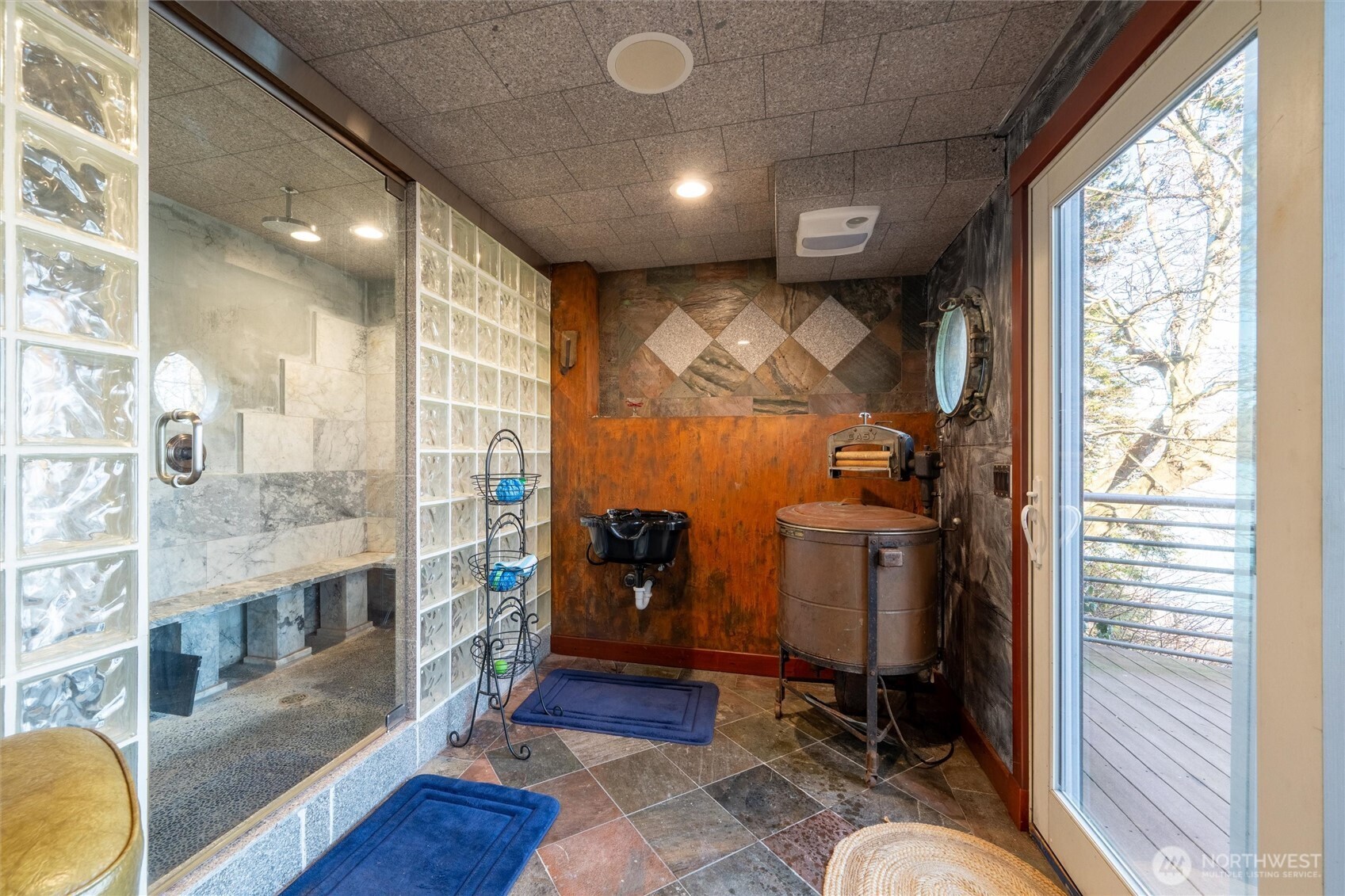 1822 Seacrest Drive Lummi Island WA 98262