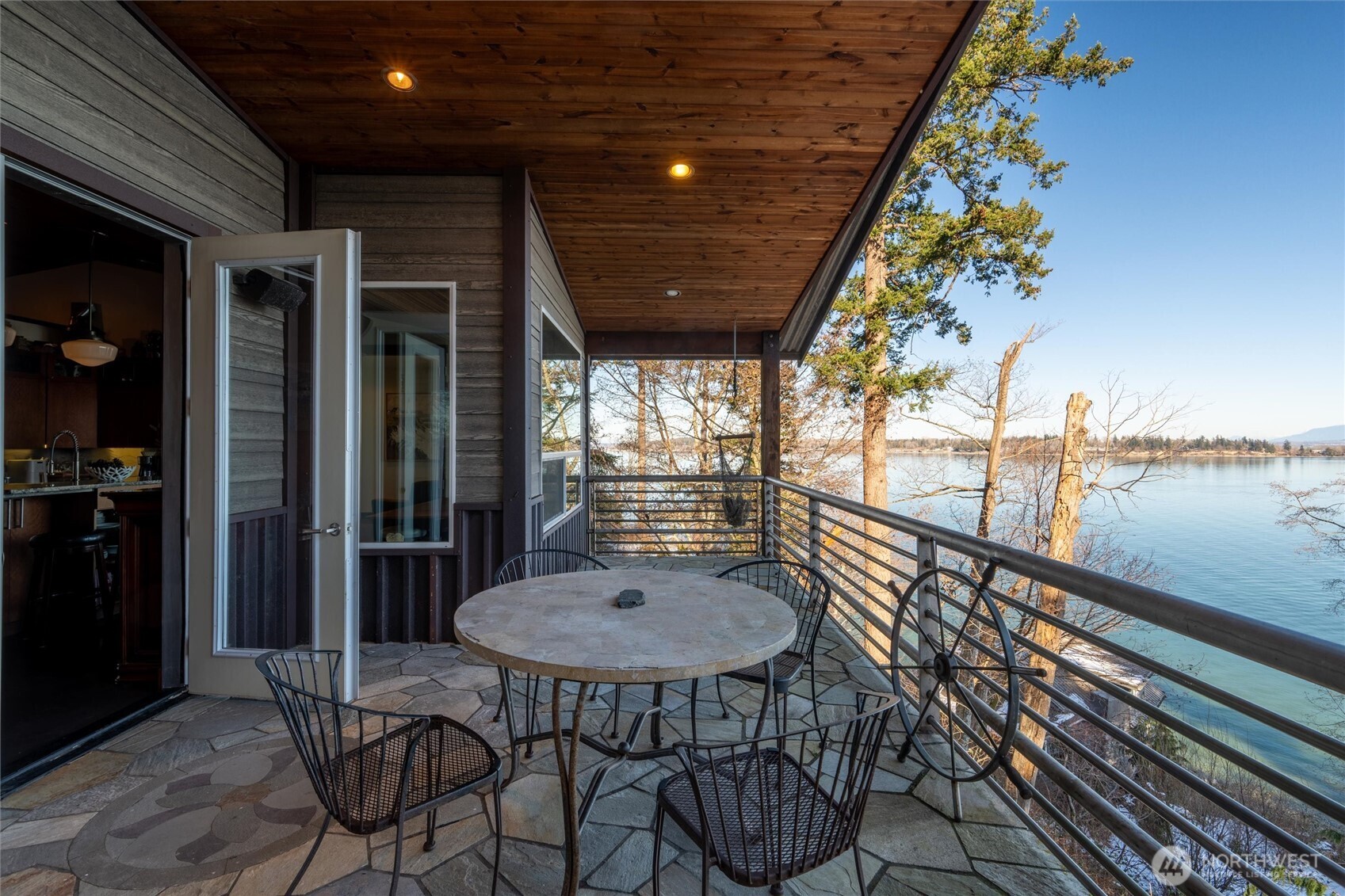 1822 Seacrest Drive Lummi Island WA 98262