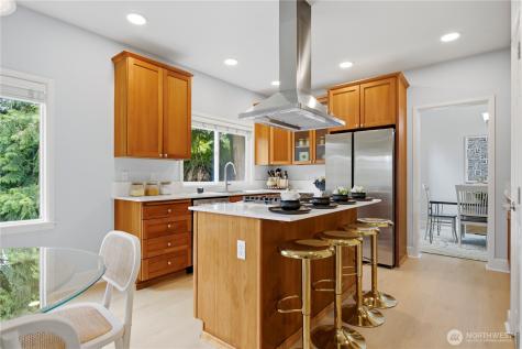 10115 NE 24th St, Bellevue Bellevue WA 98004