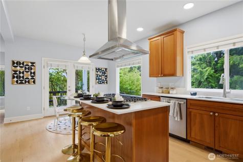 10115 NE 24th St, Bellevue Bellevue WA 98004