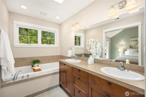 3029 Yankee Girl Circle NE Bainbridge Island WA 98110