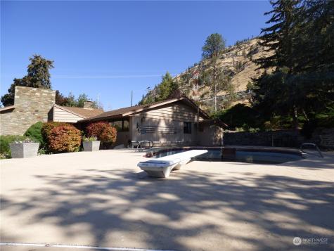 19 Crane Orchard Road Brewster WA 98812