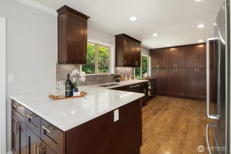 12516 SE 4th Place Bellevue WA 98005