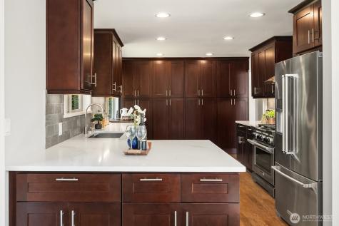 12516 SE 4th Place Bellevue WA 98005