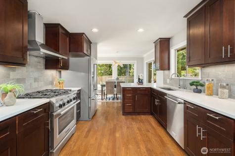 12516 SE 4th Place Bellevue WA 98005