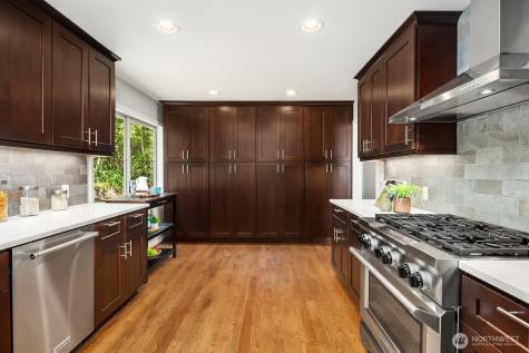 12516 SE 4th Place Bellevue WA 98005