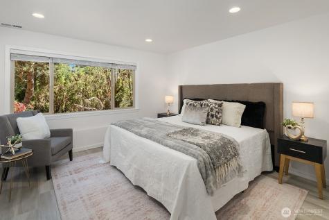 12516 SE 4th Place Bellevue WA 98005