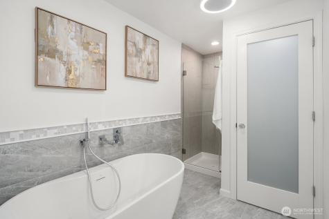 12516 SE 4th Place Bellevue WA 98005