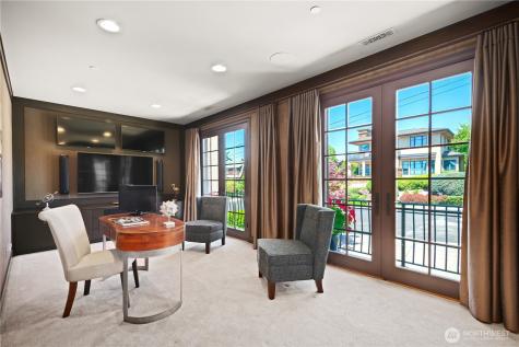 435 8th Avenue W Kirkland WA 98033