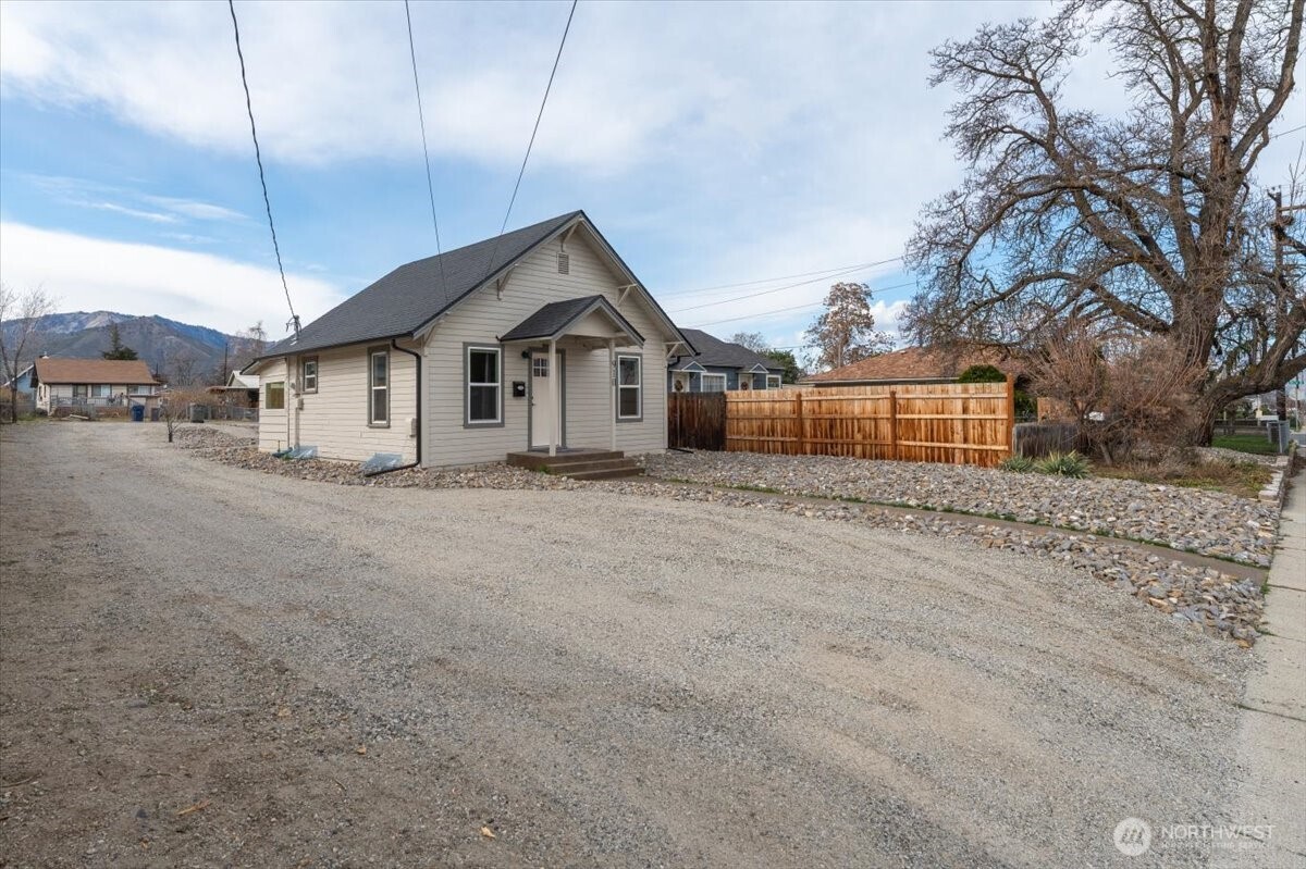 910 Walker Avenue Wenatchee WA 98801