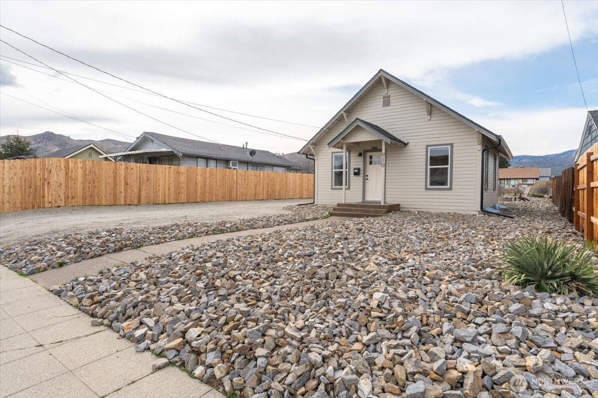 910 Walker Avenue Wenatchee WA 98801