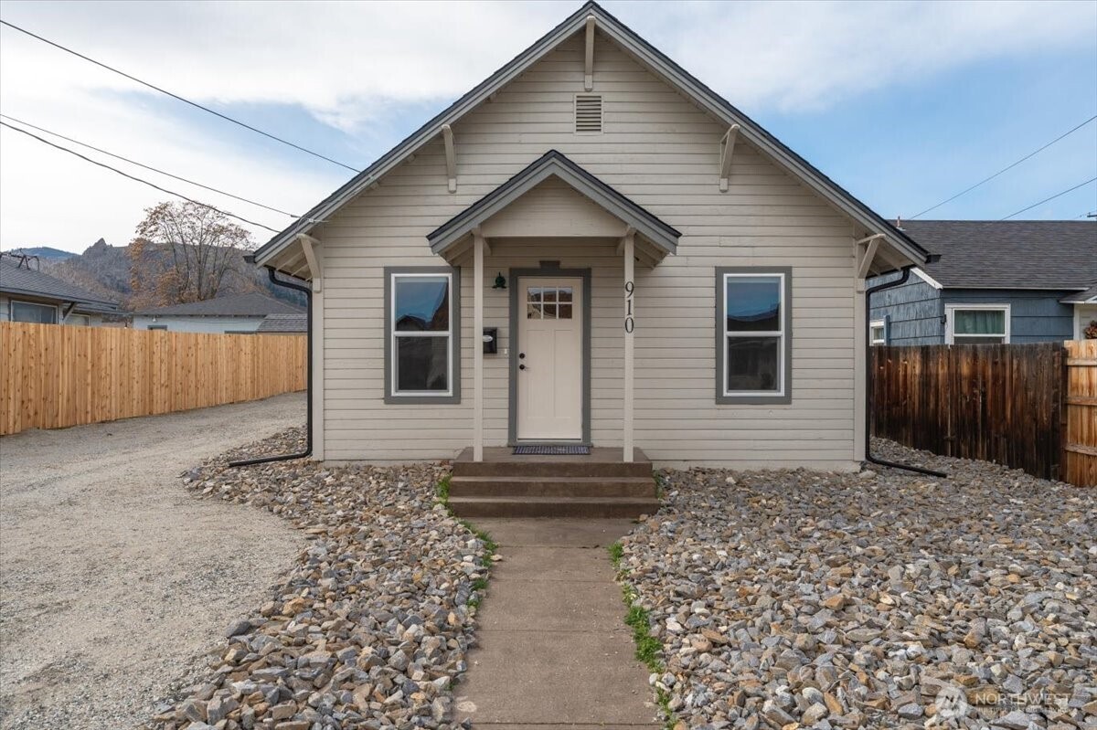 910 Walker Avenue Wenatchee WA 98801