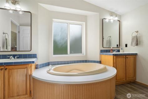 5037 SE Horstman Road Port Orchard WA 98366