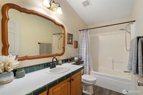 5037 SE Horstman Road Port Orchard WA 98366