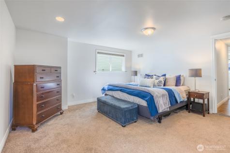 812 Reiten Road Kent WA 98030