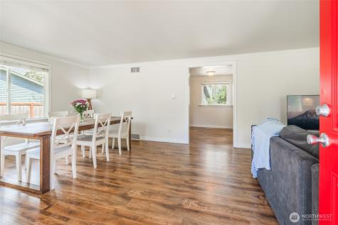 812 Reiten Road Kent WA 98030