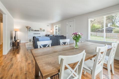 812 Reiten Road Kent WA 98030