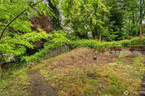 4563 33rd Avenue S Seattle WA 98118