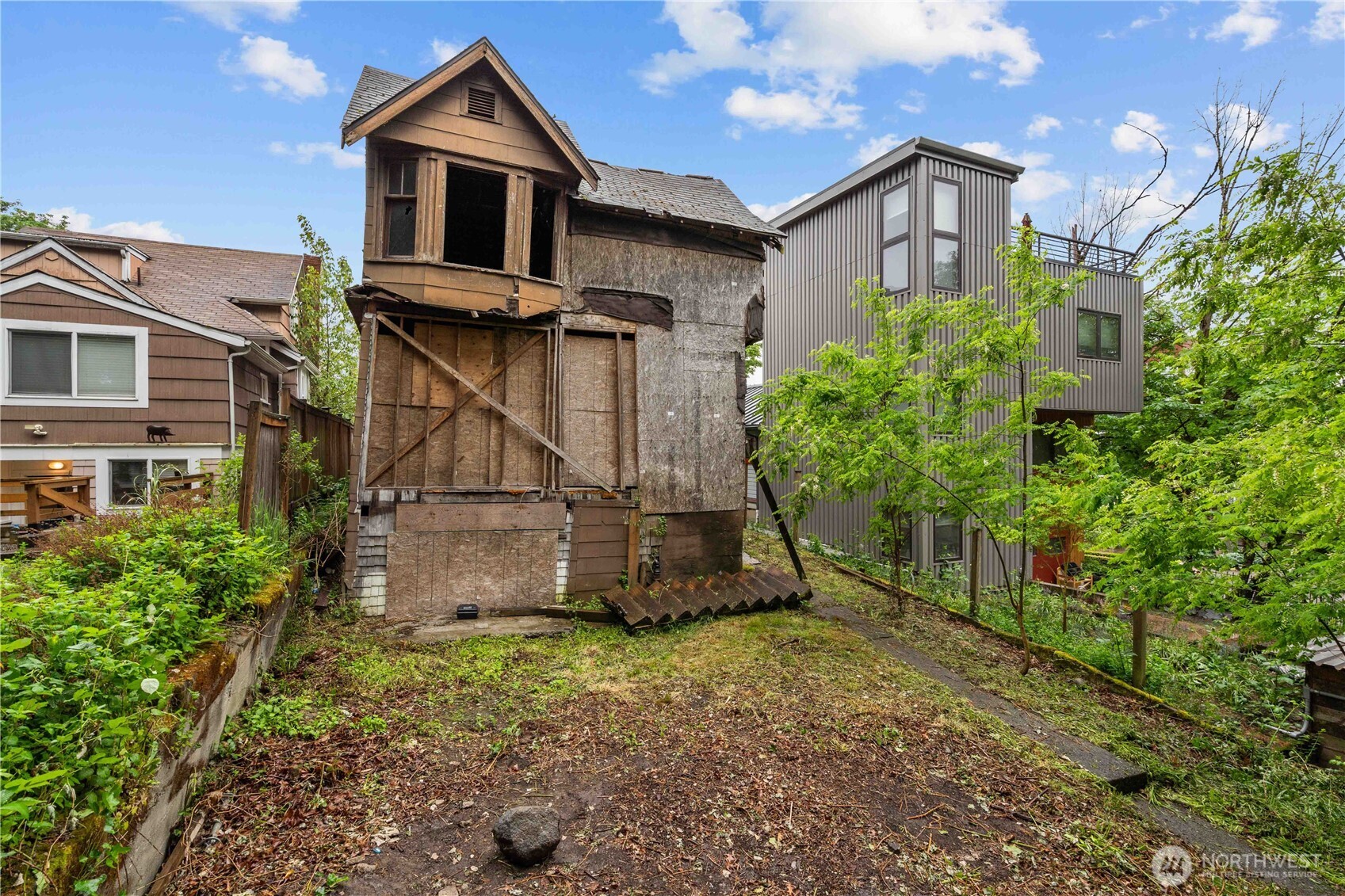 4563 33rd Avenue S Seattle WA 98118