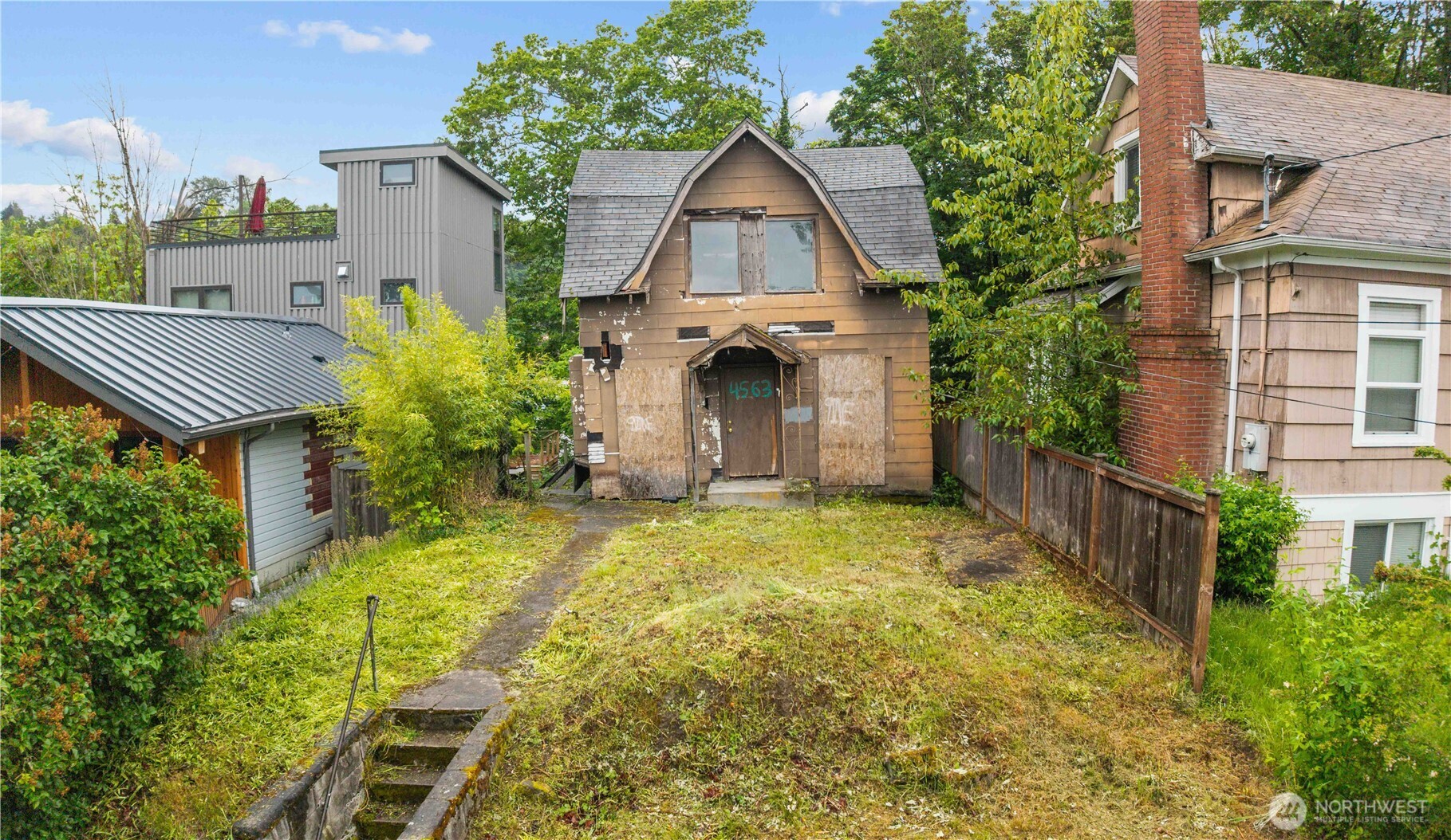 4563 33rd Avenue S Seattle WA 98118