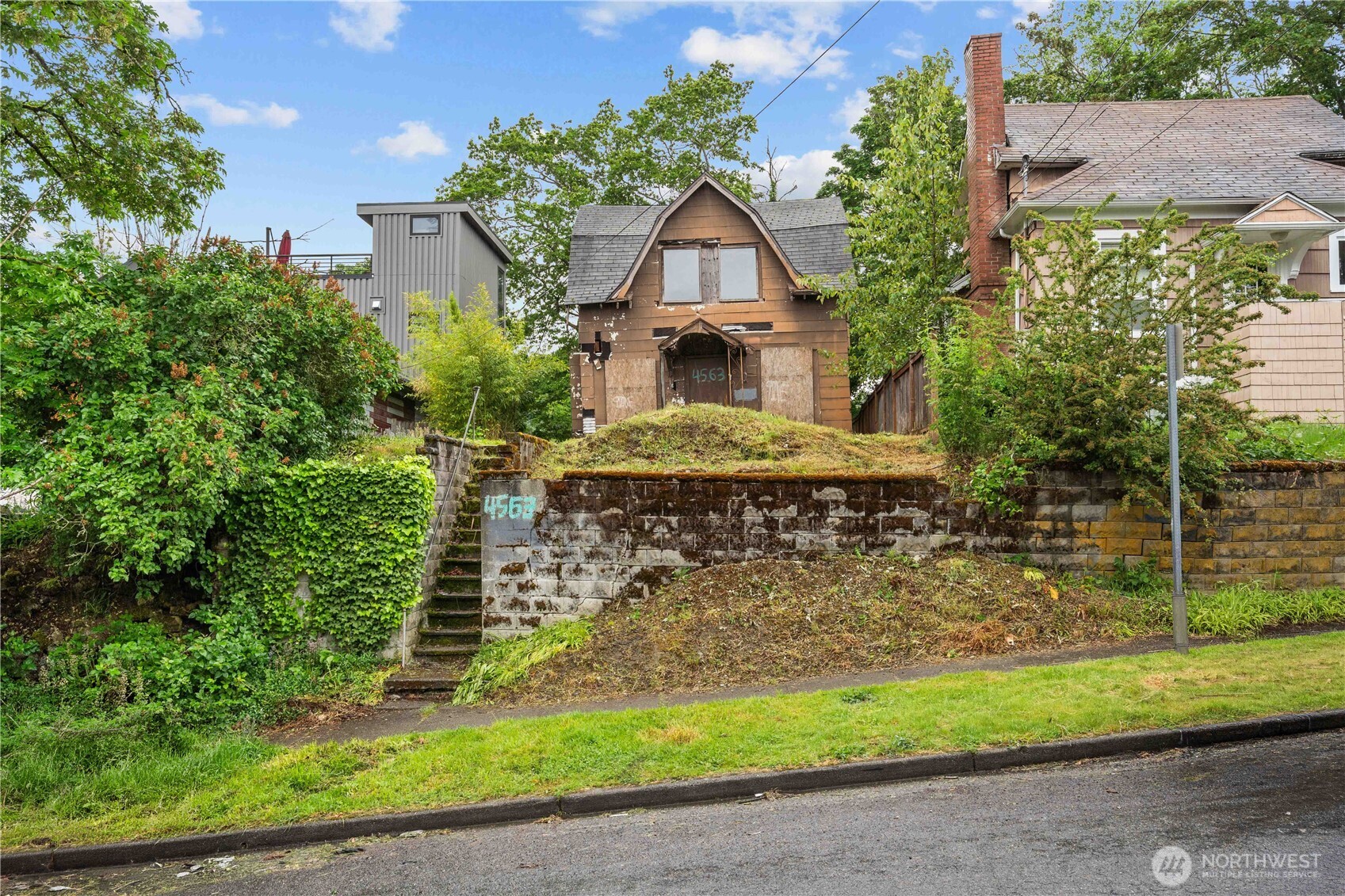 4563 33rd Avenue S Seattle WA 98118