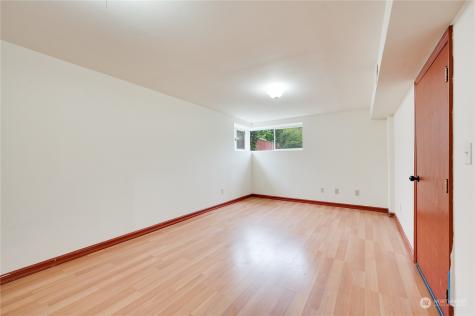 8109 18th Avenue Sw Seattle WA 98106