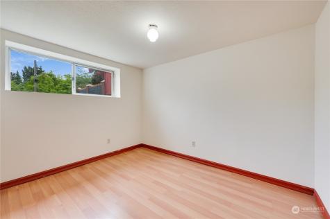 8109 18th Avenue Sw Seattle WA 98106