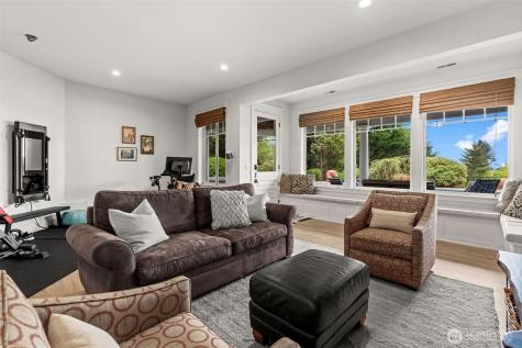 543 Hyak Drive Fox Island WA 98333