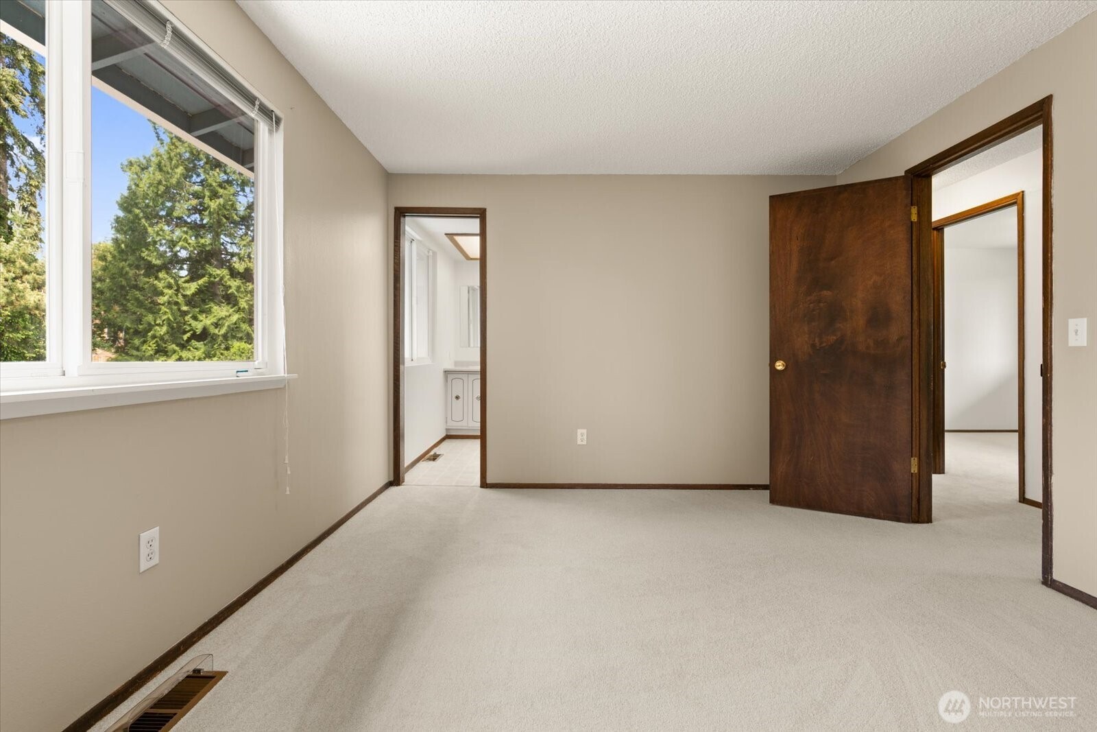 9236 NE 136 Place Kirkland WA 98034