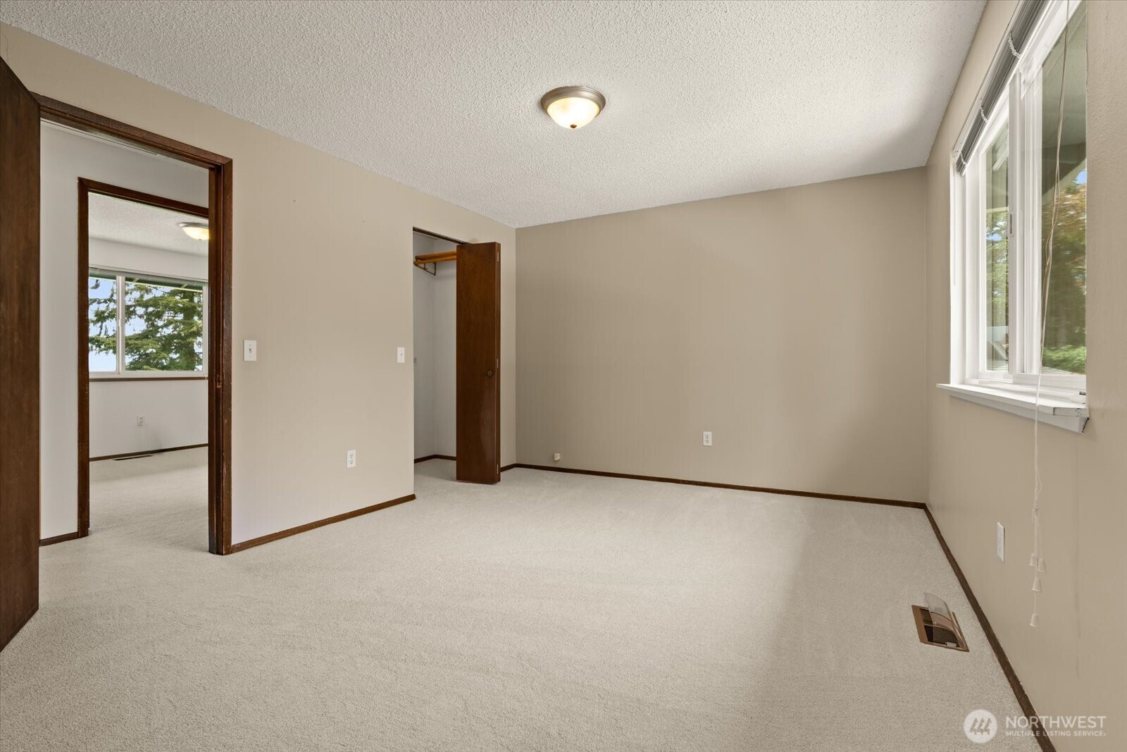 9236 NE 136 Place Kirkland WA 98034