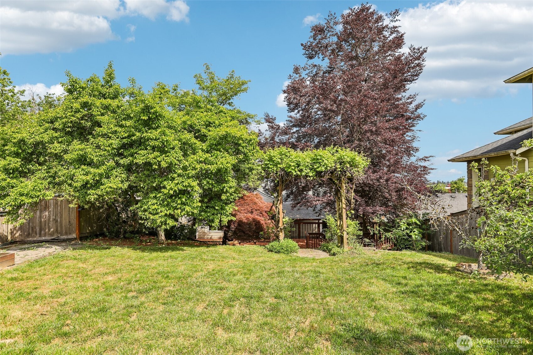 8613 42nd Avenue S Seattle WA 98118