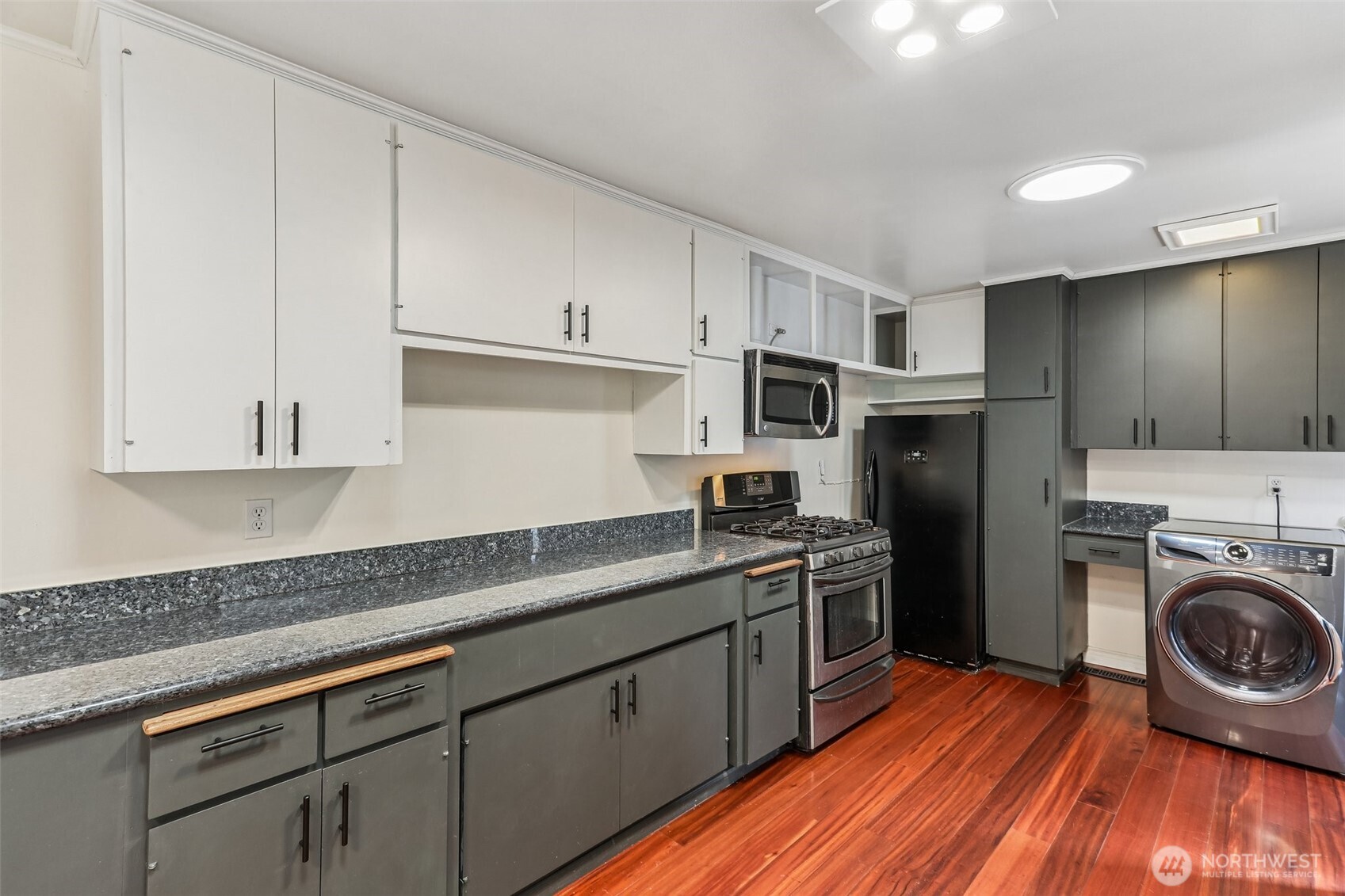 8613 42nd Avenue S Seattle WA 98118