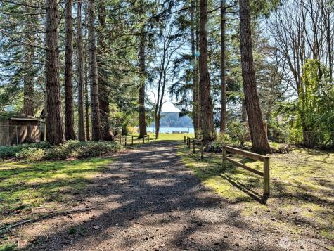 31 Spar Tree Drive Tahuya WA 98588