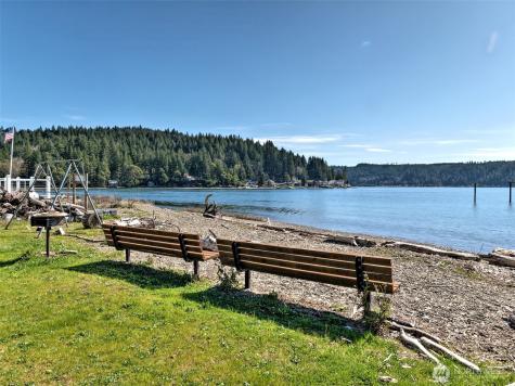 31 Spar Tree Drive Tahuya WA 98588