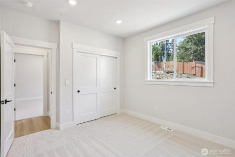 328 182nd Place SE Bothell WA 98012