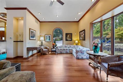 43103 Hilligoss Lane E Eatonville WA 98328