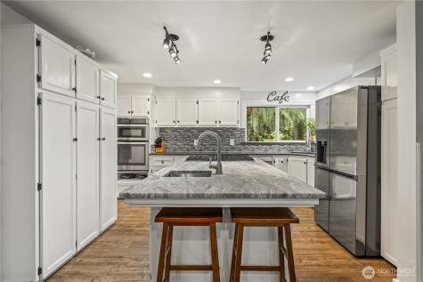 428 W Davies Loop Lake Stevens WA 98258