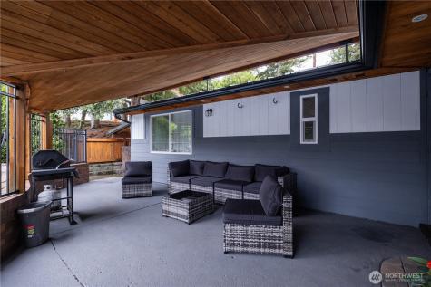 428 W Davies Loop Lake Stevens WA 98258