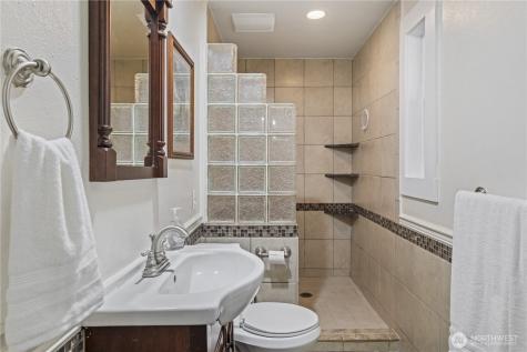 428 W Davies Loop Lake Stevens WA 98258