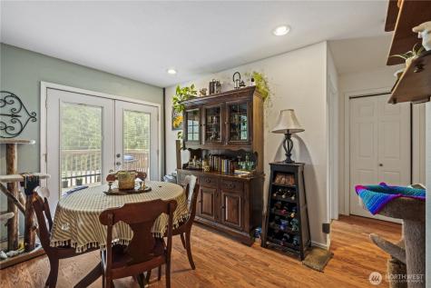 428 W Davies Loop Lake Stevens WA 98258