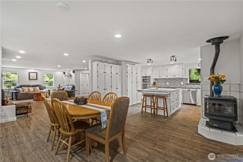 428 W Davies Loop Lake Stevens WA 98258