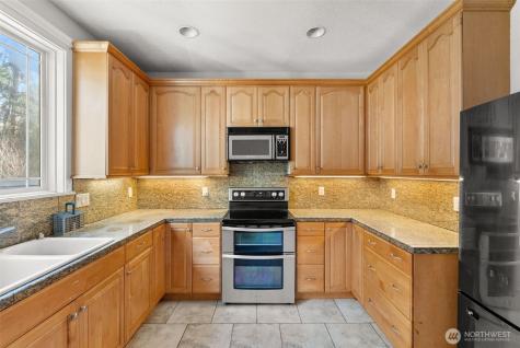 2929 S Fork Road Raymond WA 98577